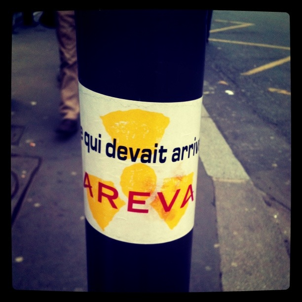 Streetart_Paris_Sticker_Areva