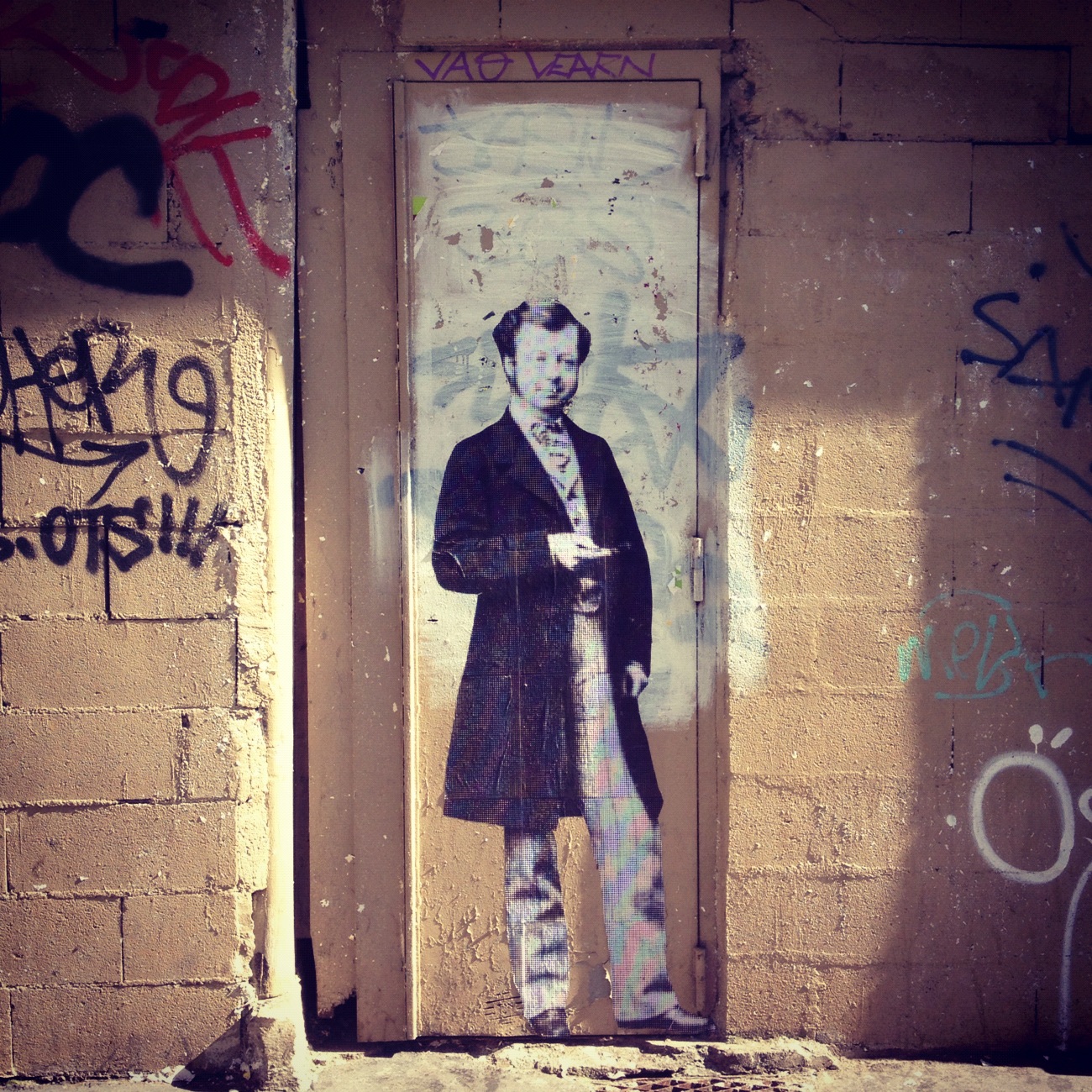 Streetart_Paris_Collage_Leo&Pipo